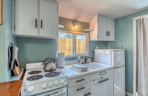 Fruita Apartment | Enchanted Garden Studio: Cozy Downtown