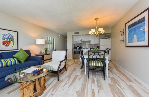 Longboat Key Condo | End-of-summer sale ready for a luxury 5-floor penthouse 60 ft from water,