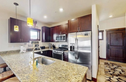 Willow Grove Condo | End-Unit Condo w/Beautiful Blue River & Mountain Views, Free WiFi, & Deck