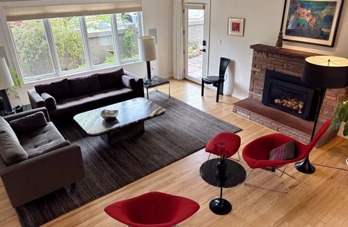 Lower Chautauqua House | Enjoy the Magic of Chautauqua Park & Walk to CU/4-5 Bedroom Home