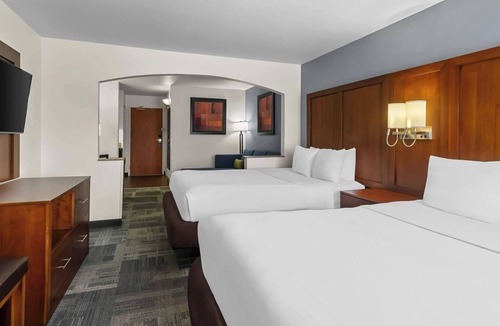 Englewood Hotel | Enjoy Three Bright Suites Near Downtown, Trails, Breweries & Parks