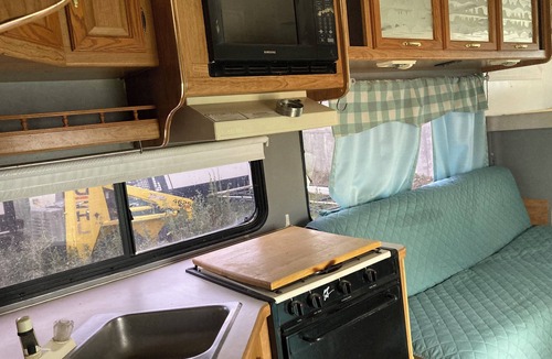 Eagle Mountain House | Enjoyable 1-bedroom caravan with AC in charming Eagle Mountain