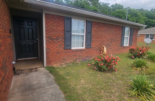 Midland City House | Enjoyable 3-bedroom house with AC in Midland City Close to all in Dothan