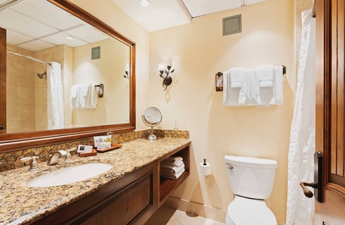 Vail Hotel | Enjoyable Stay! with Hot Tub and Parking! Close to Vail Golf Club!