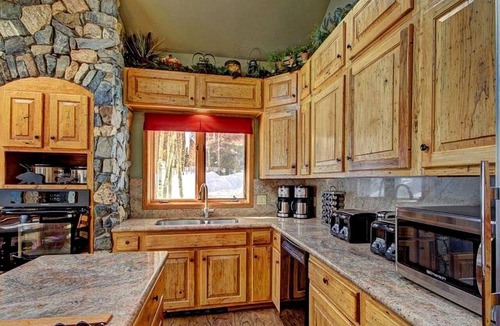 Warrior's Mark West Cabin | Enormous Cabin Retreat for Large Groups near Breckenridge, Colorado