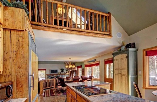 Warrior's Mark West Cabin | Enormous Cabin Retreat for Large Groups near Breckenridge, Colorado