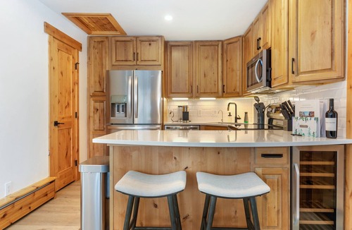 Vail House | Entire duplex, 2 hot tubs!