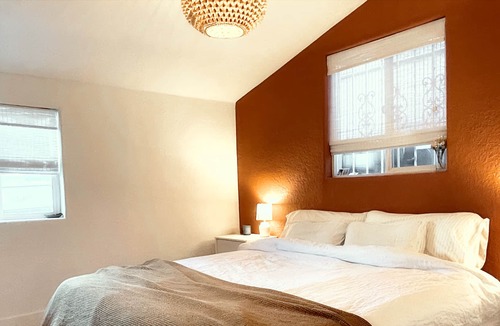 Cole House | Entire Home gated parking RiNo Arts District