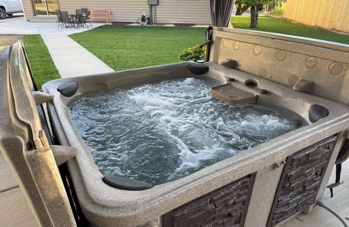 Orderville House | Entire House Between Zion & Bryce w/Hot Tub!