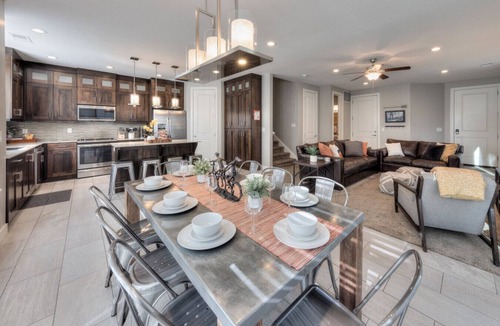 Moab Condo | Entrada 611 | 4BR Luxury Townhome, Pool, Hot Tub, Garage