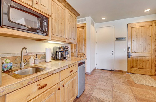 St. George Villa | Entrada Waterside Studio Villa w/Kitchenette & Private Garage