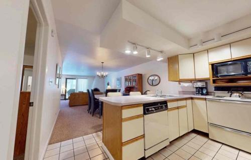 Vail Hotel | Enzian - CoralTree Residence Collection
