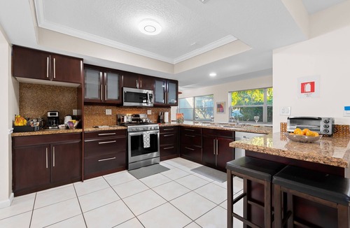 Miramar House | Epic! 3 miles to Hard Rock Stadium. King bed-BBQ-Free Parking. Midpoint location
