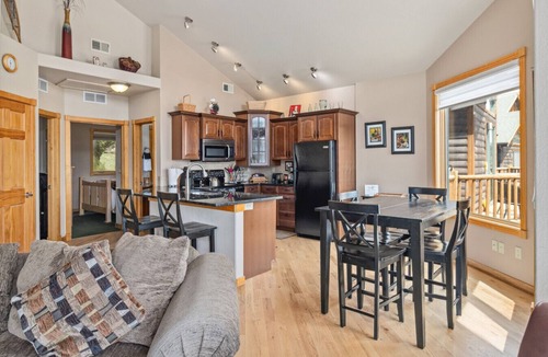 Estes Park House | Estes Park Retreat w/Views, Heated Pool, Minutes to Town