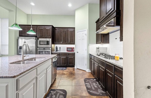 Forney Apartment | Everything you need in charming Forney