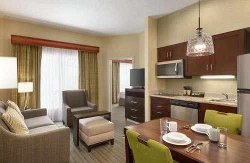 Feather Sound Hotel | Everything You Need for an Unforgettable Escape! 4 Units, Pool, Pets Are Welcome