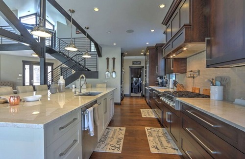 Glenwood Springs House | Exceptional MTN Retreat w/Hot Tub, Near Skiing!