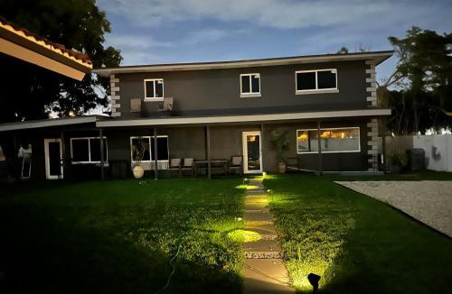Survey Creek House | Exec Suites in Estate Guest House Men only near Ocean