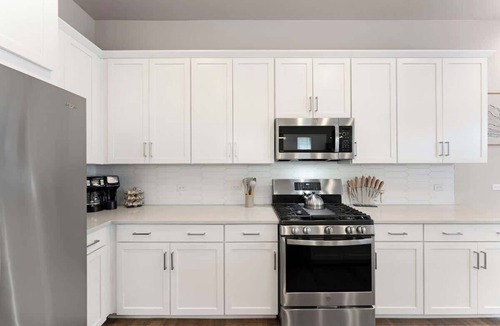 Northfield Condo | Executive 3BR/DIA + Medical Hub/Central Park