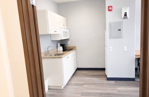 Naples Hotel | Executive Inn and Suites Extended Stay in Vernal