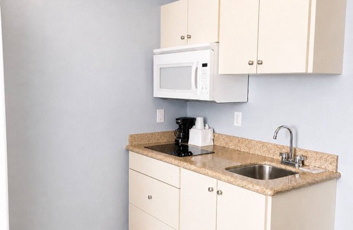 Naples Hotel | Executive Inn and Suites Extended Stay in Vernal
