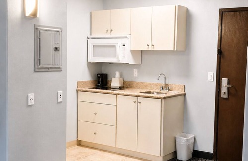 Naples Hotel | Executive Inn and Suites Extended Stay in Vernal