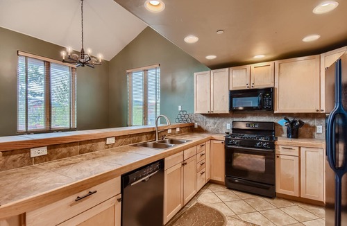 Wildernest House | Expansive townhome, Private hot tub, Great Location, 42BC