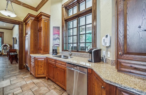 Warrior's Mark West House | Experience luxury at Gold King Retreat, a large home in Breckenridge with a private hot tub!