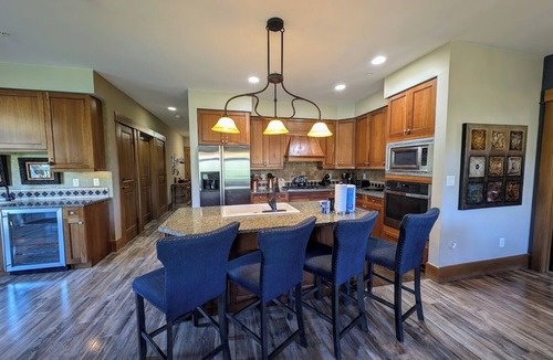 River Run Condo | Exquisite 3 Bdrm Unit, Mtn Views, Summer Festivals