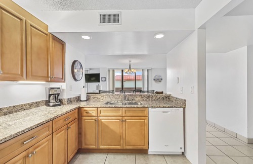 Daytona Beach Condo | Extra Large Truly Oceanfront 3 Bedroom 2 Bath Condo