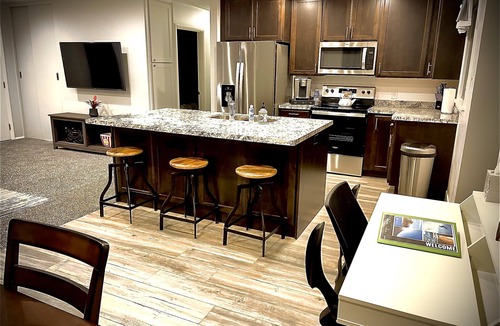 Rose Park House | Fabulous Urban Oasis w/hot tub and private backyard!