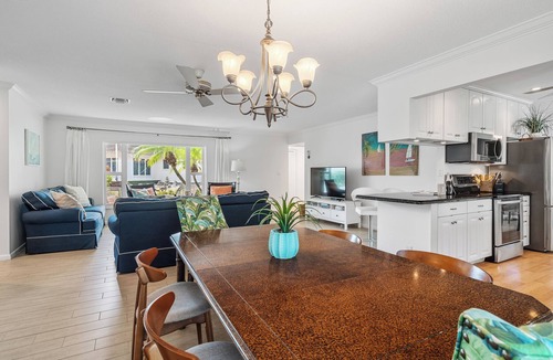 Singer Island House | Family + Dog Friendly Singer Island Beach House w/Private Pool + Turfed Yard