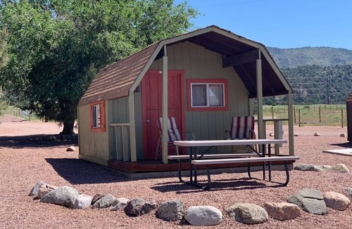 Canon City Cabin | Family-Friendly Cabin with Fire Pit, BBQ, Picnic Area, and Free Parking