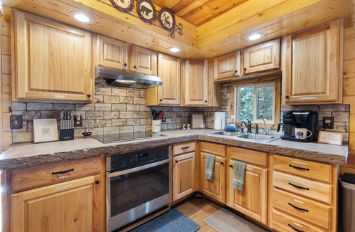 Meadow View Heights Cabin | Family Retreat at the Lazy S Cabin - 3 Living Spaces, game room, and swings!