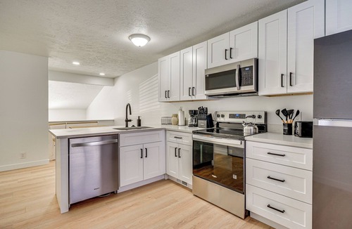 Midvale House | Family Ski Getaway in Midvale: 16 Mi to Snowbird