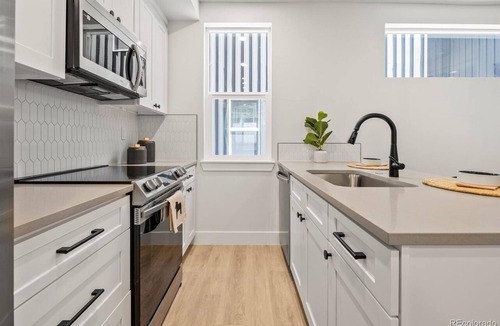 University Hills House | Feel at home- proximity to DTC, hospitals, DU and Downtown