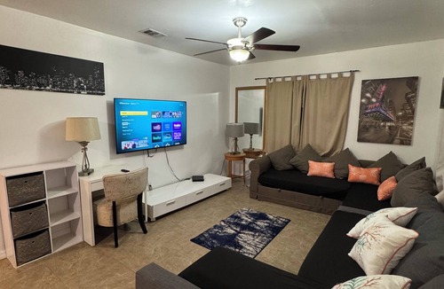 Highland Garden House | FIFA ready Corner garden view 2-bed townhome in tranquil Hollywood AC gated Wifi