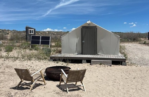 Utah RV Rental | Firepit-Shade-Chairs-Dark Skies