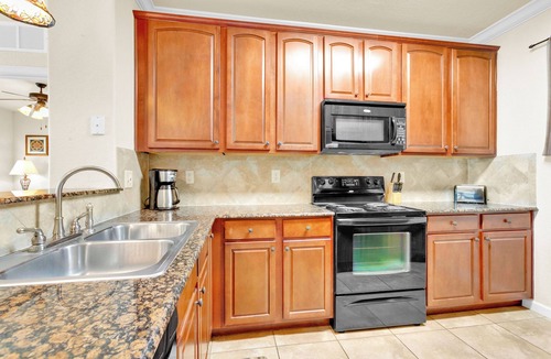 Regal Palms Condo | First Floor Bella Piazza 3-bedroom condo close to Disney