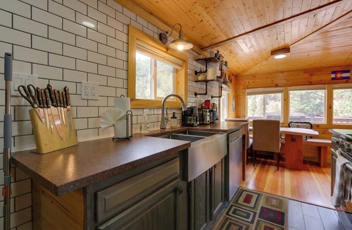 Drake House | Fish & Hike! Hot Tub Haven 2 Mi to Estes Park
