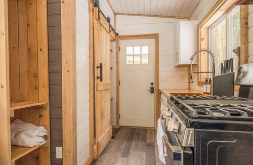 Jay House | Forest Bathing: Off-Grid Tiny Home, Pond w/Kayak