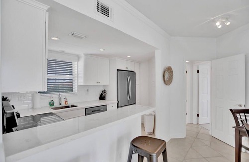 Central Beach Apartment | Fort Lauderdale Yacht & Beach Club 412