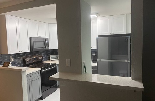 Galt Mile Condo | Fort Lauderdale Beach Escape - Pool, Tiki Bar & Beach Access