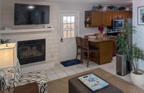 Ocean City House | Fort Walton Beach Cottage w/Hot Tub & Patio!