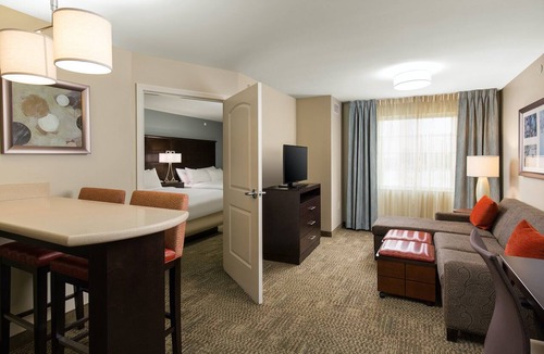 Northfield Apartment | Free Breakfast Buffet Every Morning. Pool & Gym Access.