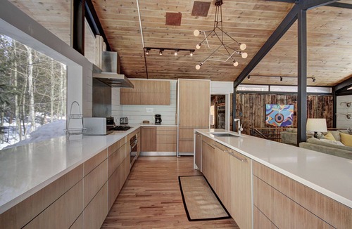 Breckenridge Heights House | Free SkyCard Activities - Updated Kitchen, 3 Mins to Downtown - Elk Horn Cabin