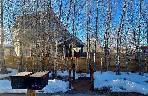 Gunnison House | Freestone Living. Charming Three bedroom house