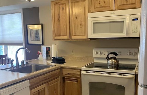 Historic District House | French Ridge Townhomes 2Bed/2bath. Charming townhome in the Historic District.