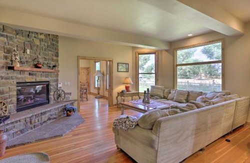 Fruita House | Fruita Victorian Home w/Hot Tub + Mountains!