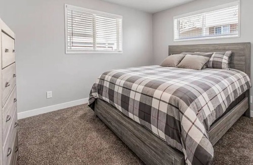 South Westminster House | Fully Remodeled 4BR Home, with GAME RM, Sleeps10